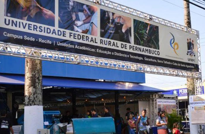 estande da ufrpe na exposição de animais