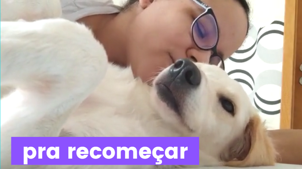 menina com cachorro escrito "pra recomeçar"