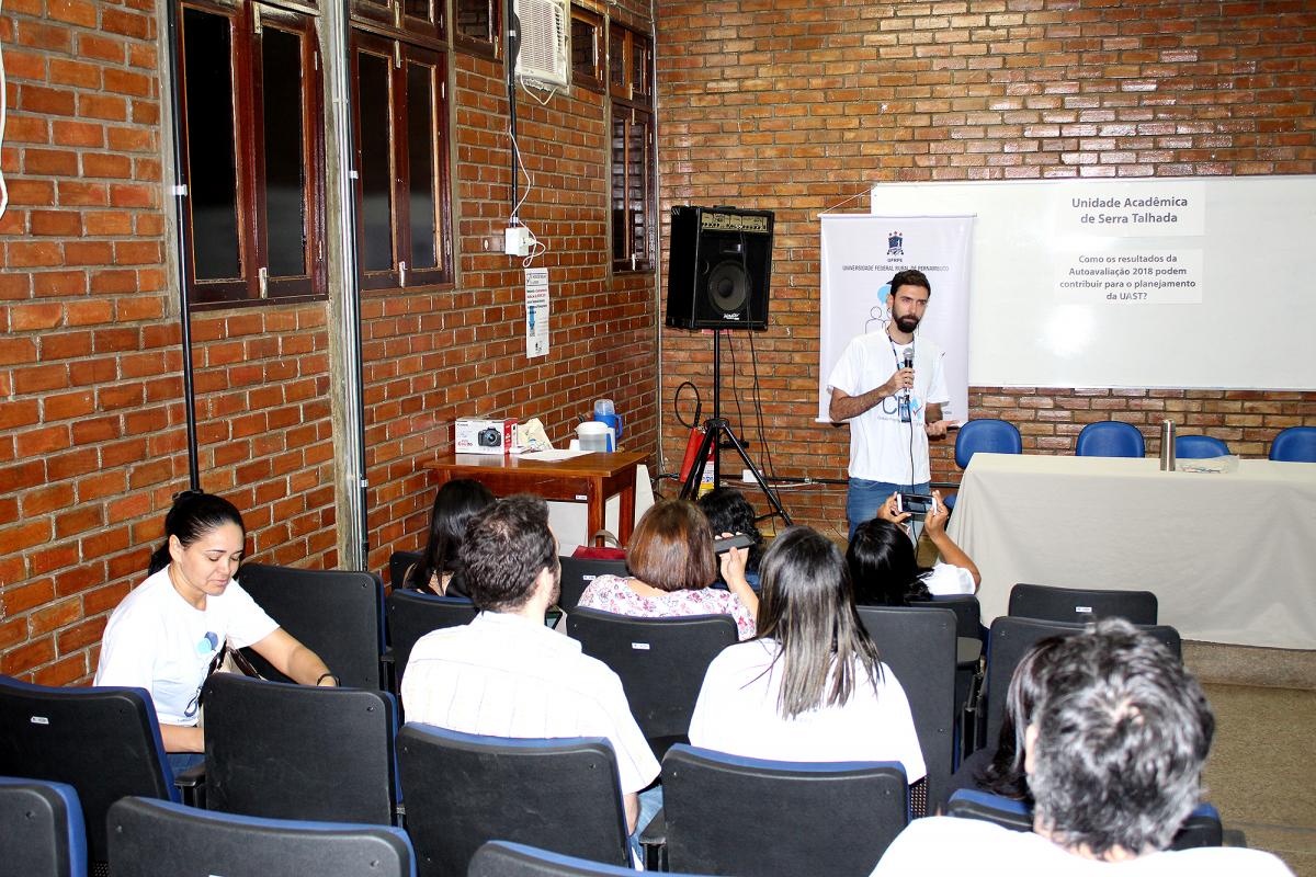 pessoas em sala de aula