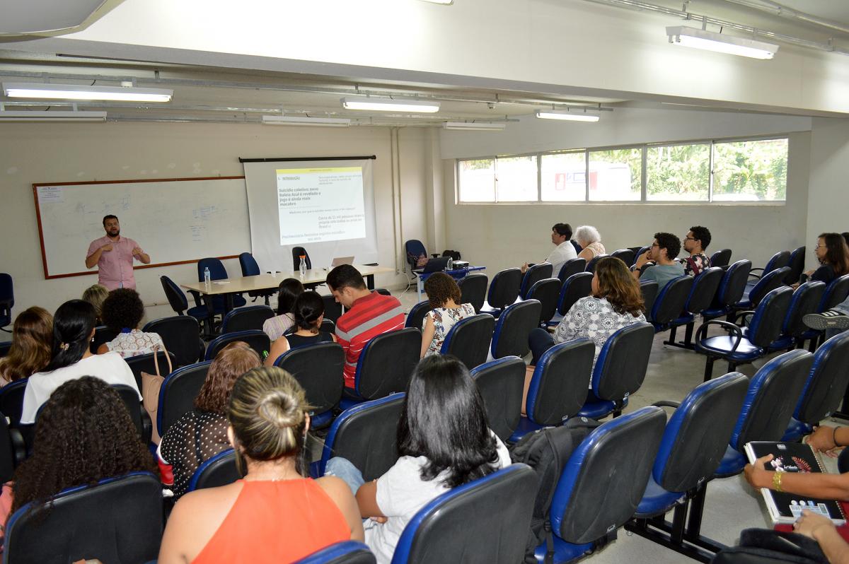 Conferência sobre depressão e suicídio.