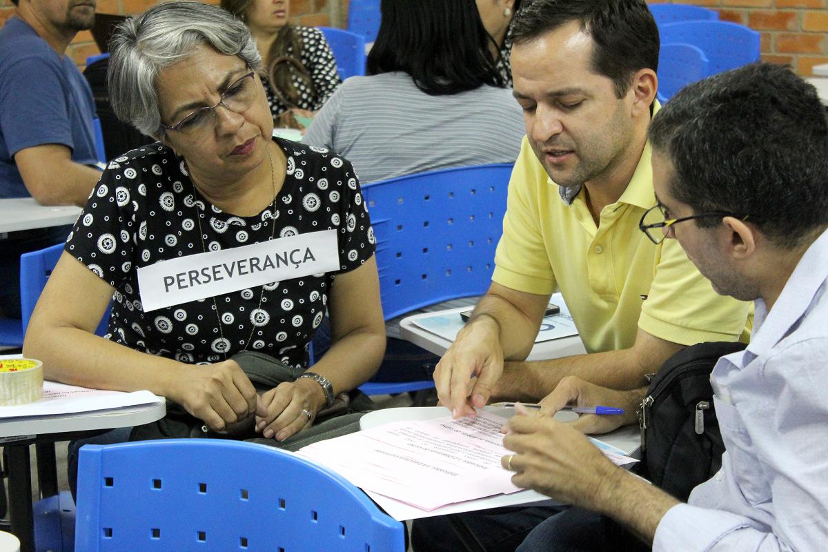 professores em diálogo