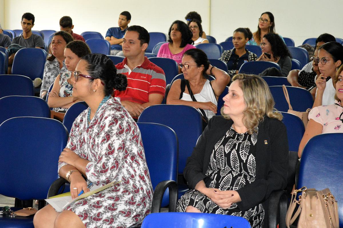 PREG organiza palestra sobre depressão e suicídio.