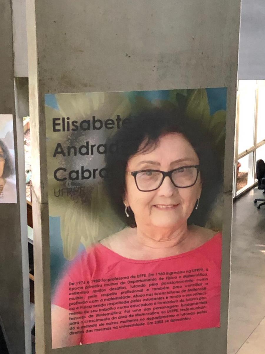 elisabete cabral em exposição fotográfica